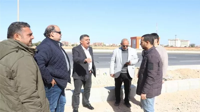 ‫ رئيس جهاز السادات يتفقد مشروعات الإسكان والمرافق والطرق وأعمال التطوير بالمدينة (صور)