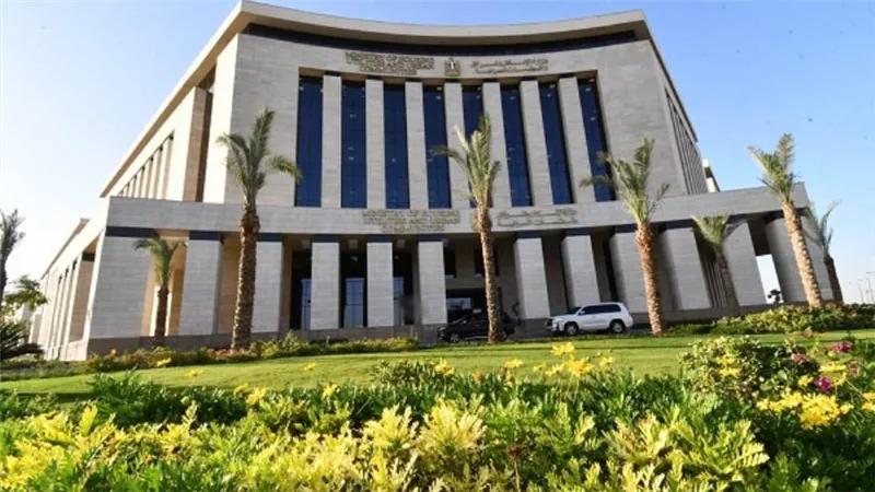 طرح محال تجارية وورش حرفية للبيع بالمزاد العلني بحدائق أكتوبر