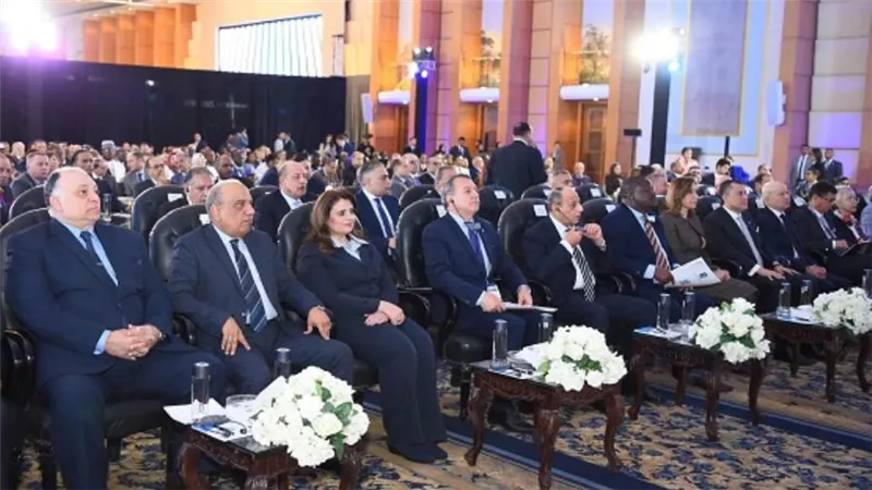 وزيرة الهجرة: وزارة الطيران أتاحت محفزات متميزة للمصريين بالخارج (صور)