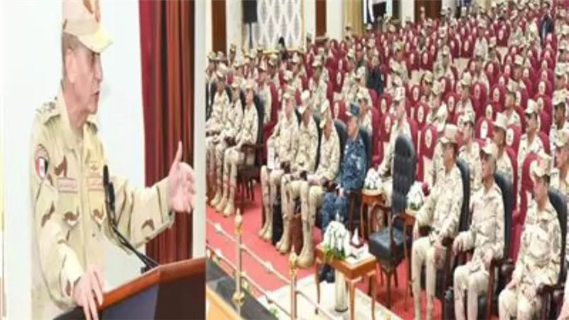 وزير الدفاع يلتقى عدداً من مقاتلى المنطقة المركزية العسكرية