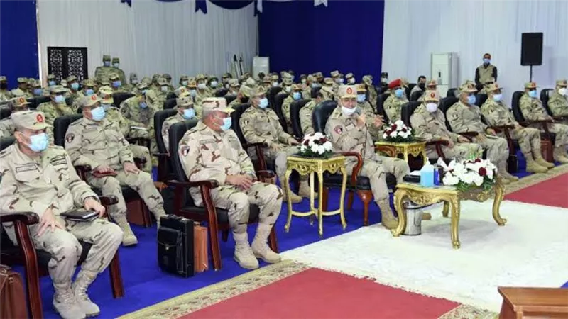 رئيس الأركان يشهد إحدى مراحل مشروع مراكز القيادة بالمنطقة المركزية العسكرية