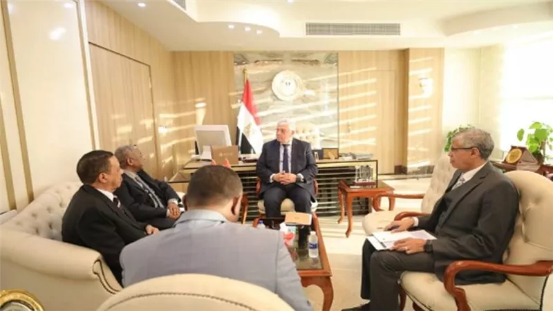 وزير التعليم العالي يلتقي السفير السوداني بالقاهرة لبحث سبل التعاون المشترك بين البلدين (صور)
