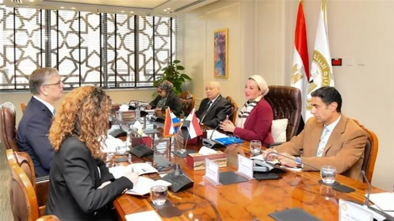 وزيرة البيئة تبحث مع السفير الهولندي بالقاهرة سبل التعاون الثنائي في الاستثمار البيئي والمناخي (صور)
