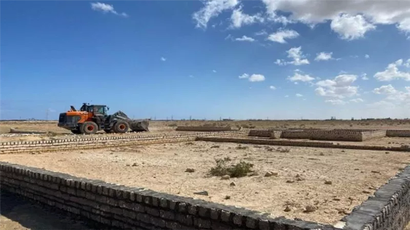 ‫ وزير الإسكان يُصدر قرارا بإزالة التعديات عن 168 فدانا ببرج العرب الجديدة (صور)