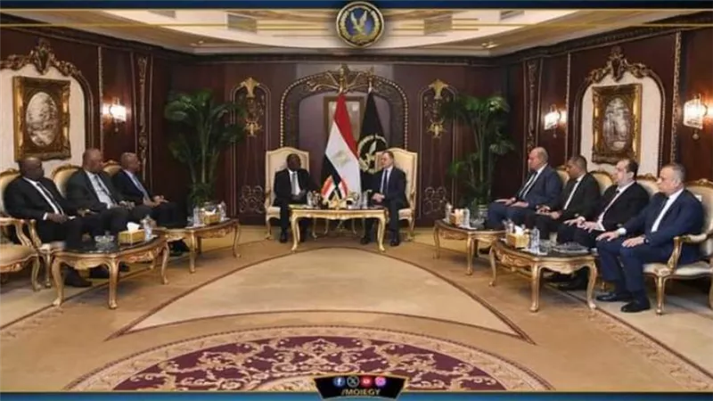 تضافر الجهود الأمنية .. وزير الداخلية يستقبل نظيره السوداني