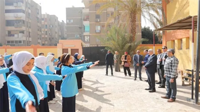 وزير التعليم يتابع انتظام الفصل الدراسي الثاني بمدرسة الشهيد كريم أحمد عبد الفتاح في القاهرة (صور)