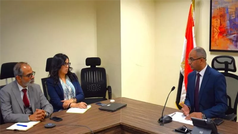 نائب وزير الإسكان  يستقبل بعثة البنك الدولي والبنك الآسيوي (صور)