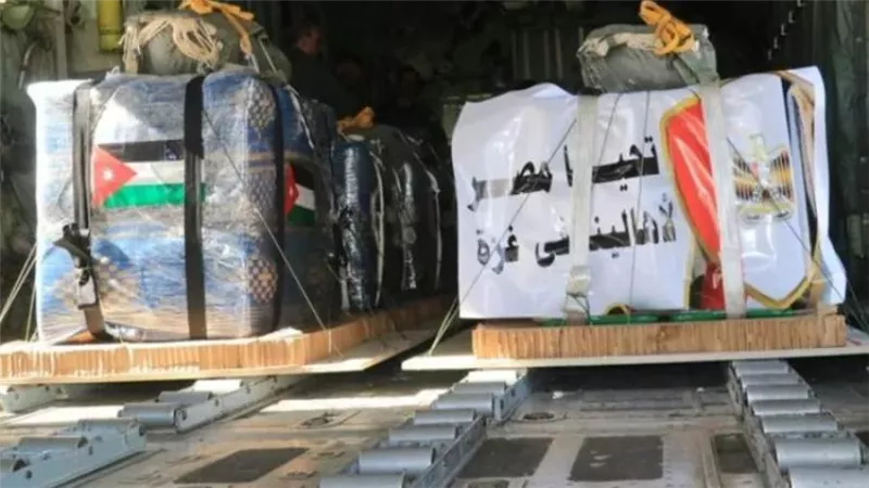 وزير الخارجية البريطاني: يجب إدخال 500 شاحنة مساعدات يوميا إلى غزة