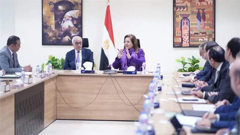 وزيرا التخطيط والتعليم يناقشان ملامح الخطة الاستثمارية لوزارة التربية والتعليم للعام المالي 24/2025 (صور)