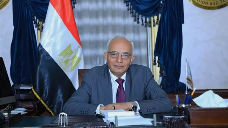 وزير التعليم يعتمد جدول امتحانات الثانوية بمدارس المتفوقين في العلوم والتكنولوجيا والمكفوفين