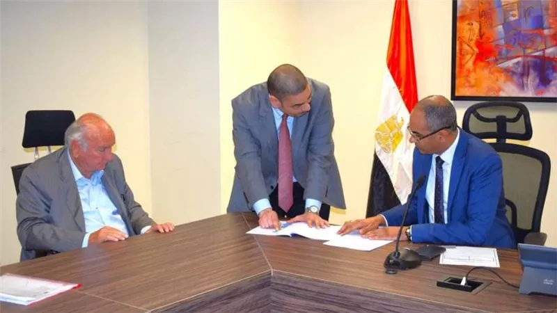 وزير الإسكان يتابع التكليفات الصادرة عن اجتماع رئيس مجلس الوزراء بشأن التصنيع المحلي للطلمبات