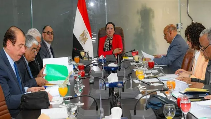 وزيرة البيئة تترأس اجتماع مجلس ادارة جهاز شئون البيئة بتشكيله الجديد (صور)