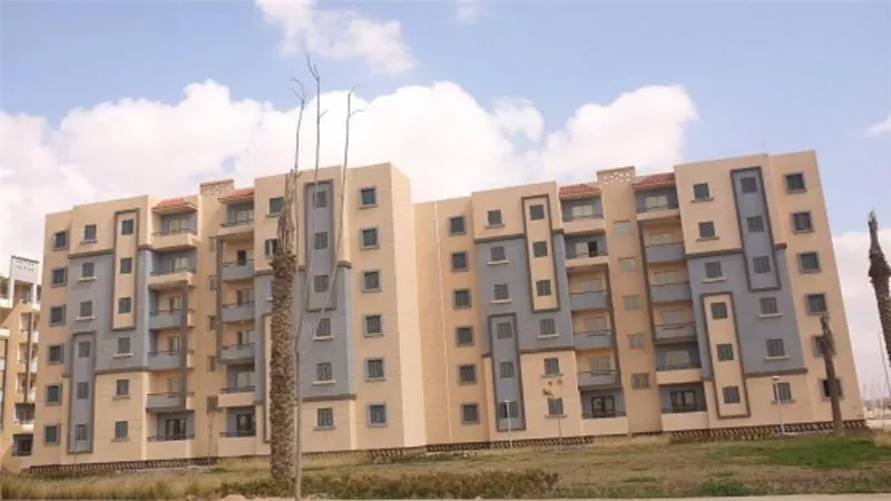 وزير الإسكان يُتابع موقف وحدات 