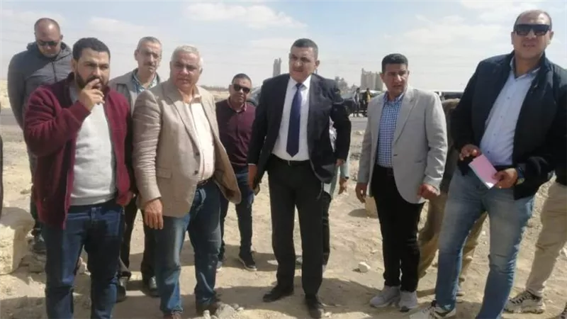 مساعد نائب رئيس هيئة المجتمعات العمرانية يتابع سير العمل بمشروعات المرافق والطرق والخدمات ببني سويف والفيوم الجديدتين