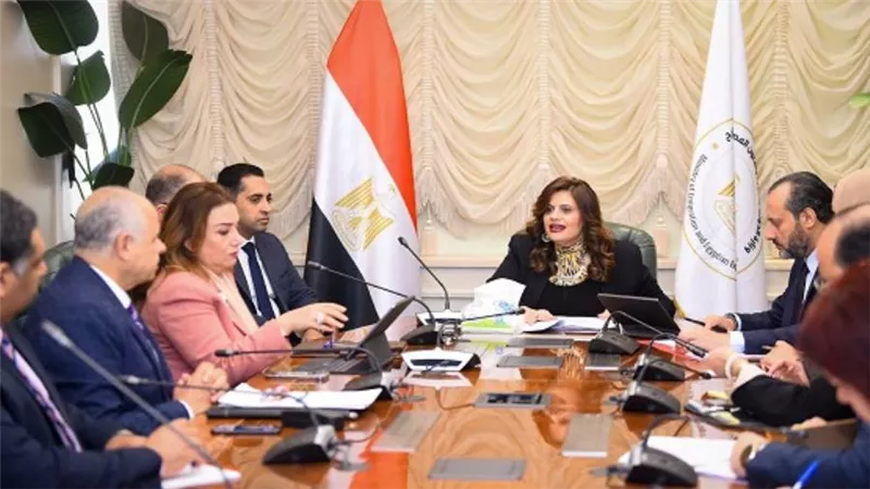 وزيرة الهجرة تترأس اجتماع لجنة 