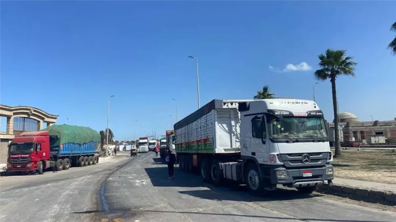 رئيس جهاز مدينة دمياط الجديدة يتفقد أعمال تطوير ورفع كفاءة محاور الطرق بمنطقة الميناء وما حولها