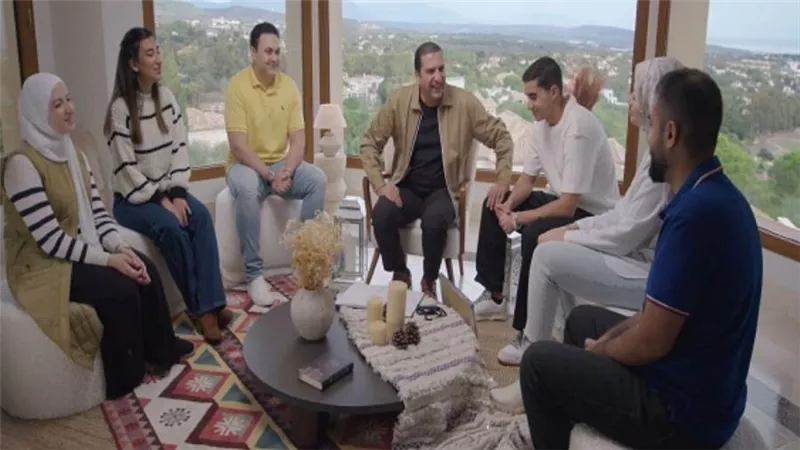 عمرو خالد: التوكل على الله أقوى حصن وسند في بداية ونهاية علاقاتك مع الناس (فيديو)