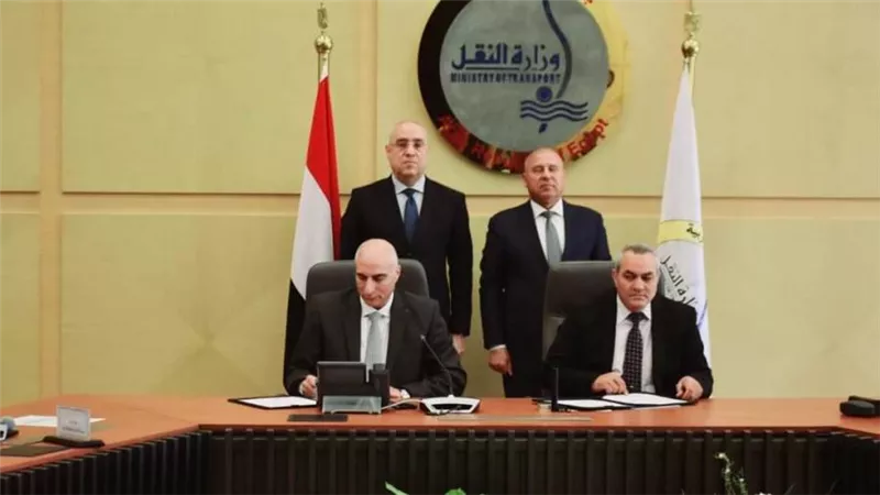 وزيرا النقل والإسكان يشهدان توقيع بروتوكول تعاون في مجالات النقل البري داخل المدن الجديدة