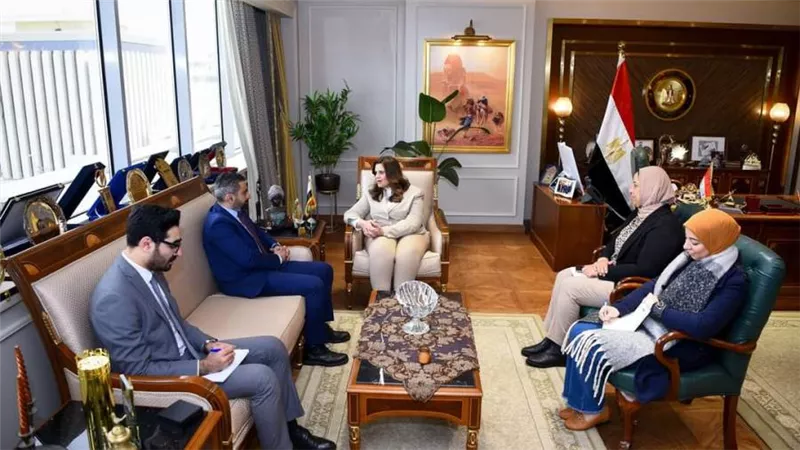 وزيرة الهجرة تبحث التعاون مع هاني موريس أستاذ جراحات الأورام والمناظير بكلية طب قصر العيني