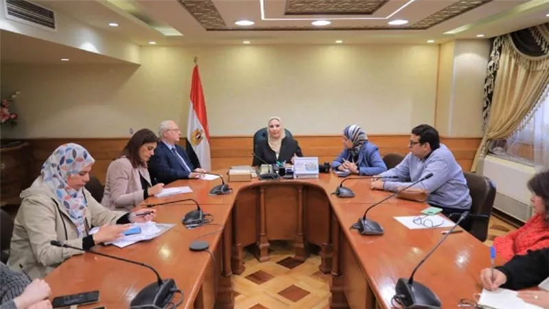 وزيرة التضامن تلتقي مدير المكتب القطري لبرنامج الأغذية العالمي بمصر (صور)