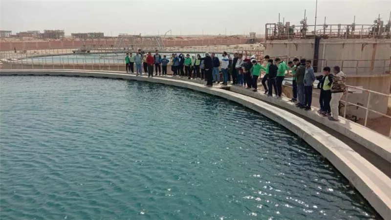 جهاز العاشر من رمضان يستقبل مجموعة من طلاب مدرسة خاصة لتفقد محطات مياه الشرب