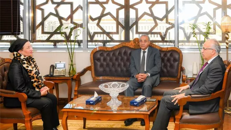 وزراء البيئة والري والتموين يجتمعون لمناقشة سبل التنسيق المشترك لحماية الموارد المائية من التلوث الصناعي بمنشآت صناعة السكر 