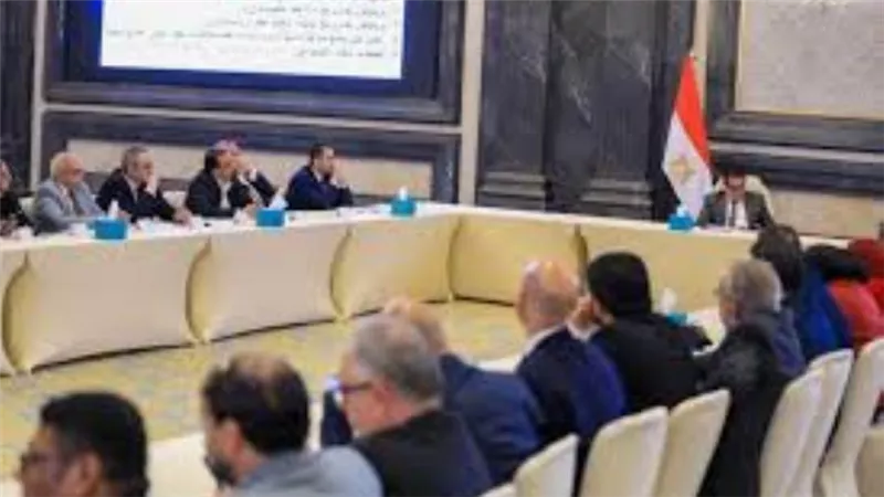الصحة تعلن متابعة كافة أنشطة مديري المديريات الصحية بالمحافظات بشكل يومي