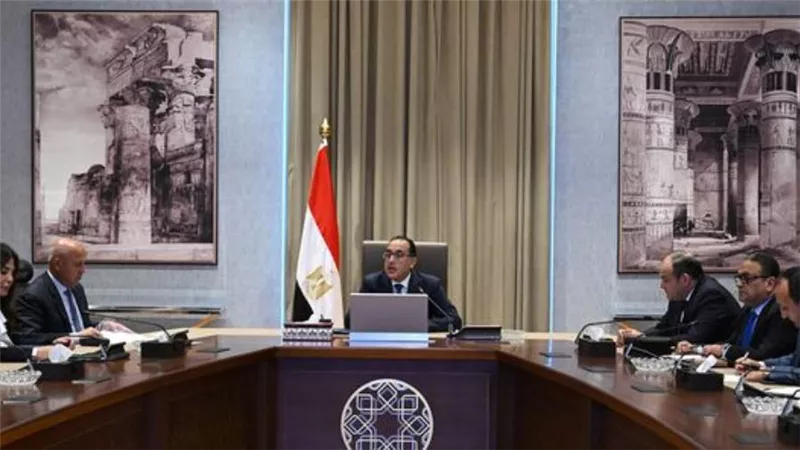 رئيس الوزراء يتابع الموقف التنفيذي للإفراج الجمركي عن البضائع في الموانئ وإجراءات تفعيل منظومة الشحن المُسبق (صور)