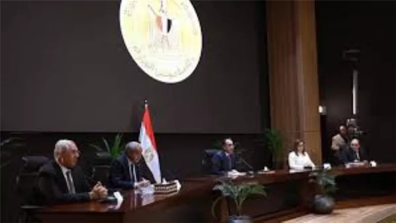 بعد تراجع الدولار.. مدبولي لـ التجار: عايز أشوف تخفيضات كبيرة في السلع