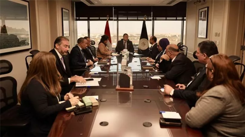 وزير السياحة والآثار يستقبل الأمين العام للمجلس الأعلى للآثار