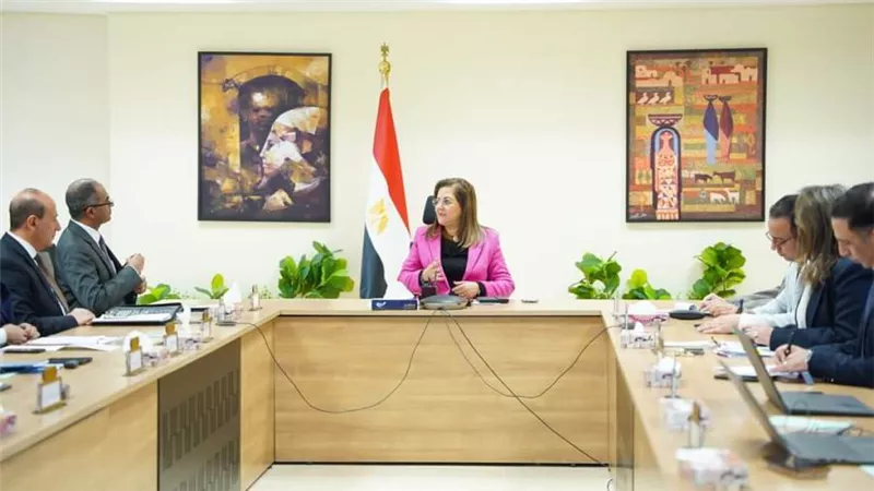 وزيرا التخطيط والإسكان يناقشان مقترح الخطة الاستثمارية لوزارة الإسكان للعام المالي 24/2025