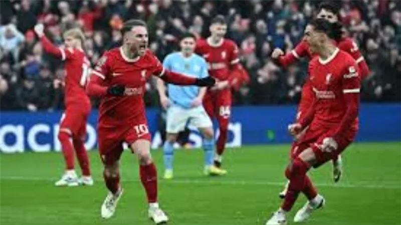 ليفربول يفرط في صدارة الدوري الإنجليزي بالتعادل مع مانشستر سيتي