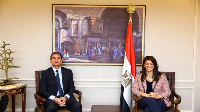 رانيا المشاط وزيرة التعاون الدولي تستقبل السفير الفرنسي الجديد لدى مصر (صور)