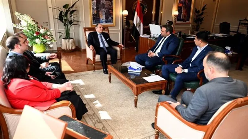 وزير التجارة يستعرض فرص ومقومات الاستثمار في مصر ومشروعات الشركة الحالية والمستقبلية بالسوق المصري (صور)