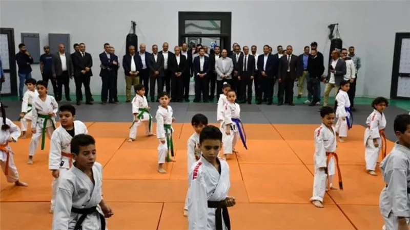 وزير الرياضة يفتتح حمام السباحة الأولمبي في نادي سيتي كلوب ببنها (صور)