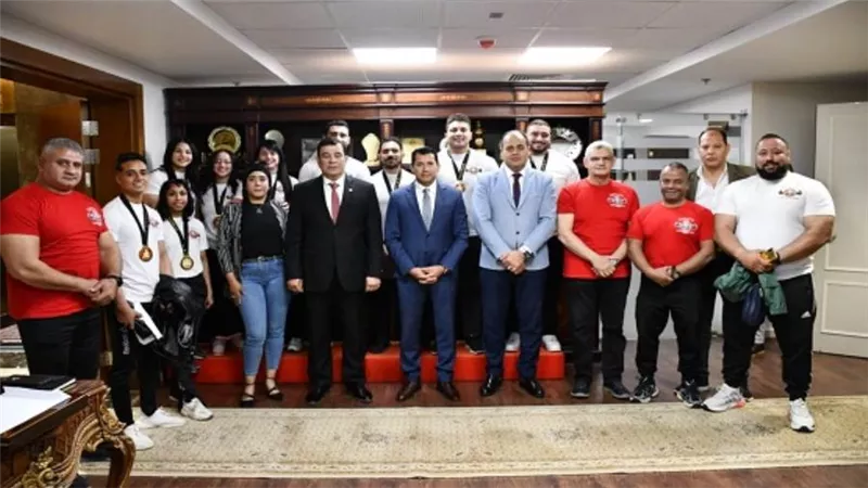 وزير الرياضة يُكرم لاعبي منتخب مصر بعد التتويج بكأس العالم للقوة البدنية بشرم الشيخ (صور)