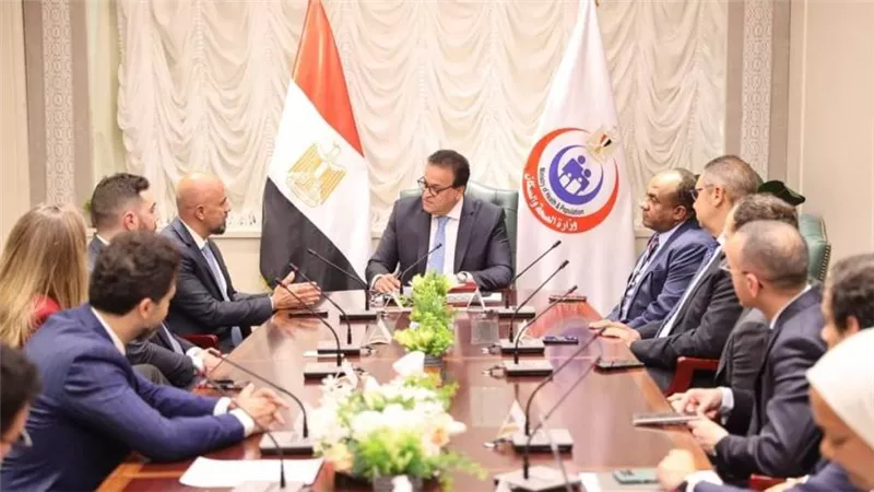 وزير الصحة يستقبل وفد 