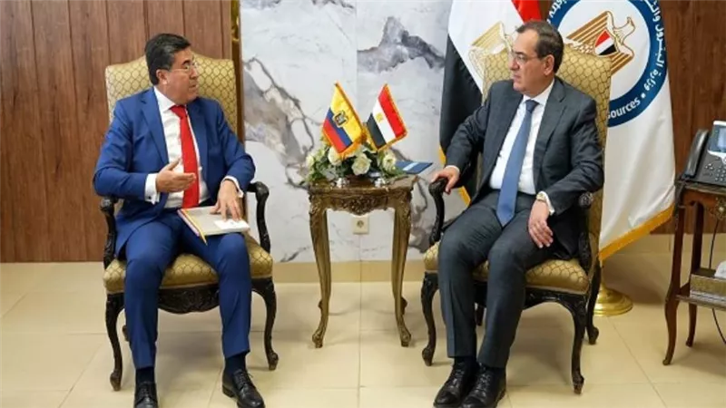 شركات إكوادورية ترغب في استكشاف الفرص الاستثمارية بقطاع البترول المصري