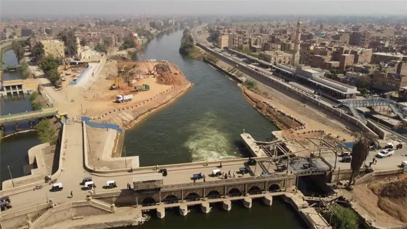 وزير الري يتابع الموقف التنفيذي لمشروع إنشاء مجموعة قناطر ديروط الجديدة بنسبة تنفيذ 49%
