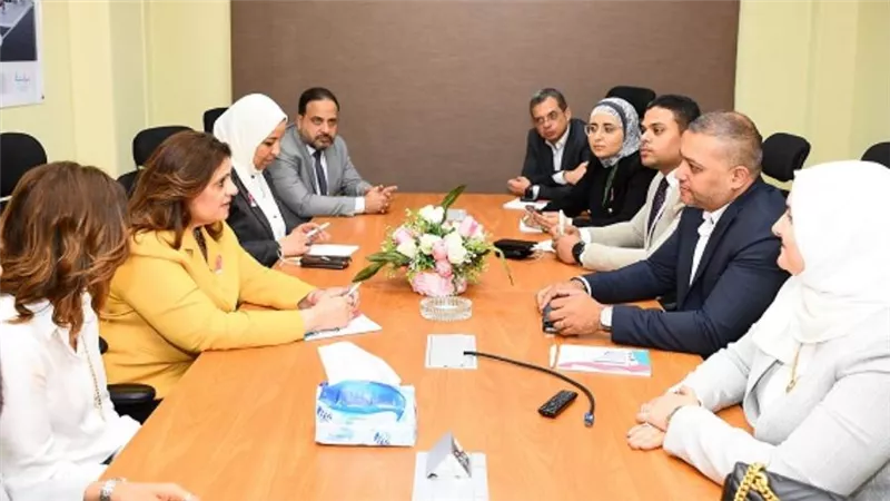 وزيرة الهجرة تتابع مستجدات مشروع مستثمر مصري بالخارج بالمنطقة الاقتصادية لقناة السويس (صور)