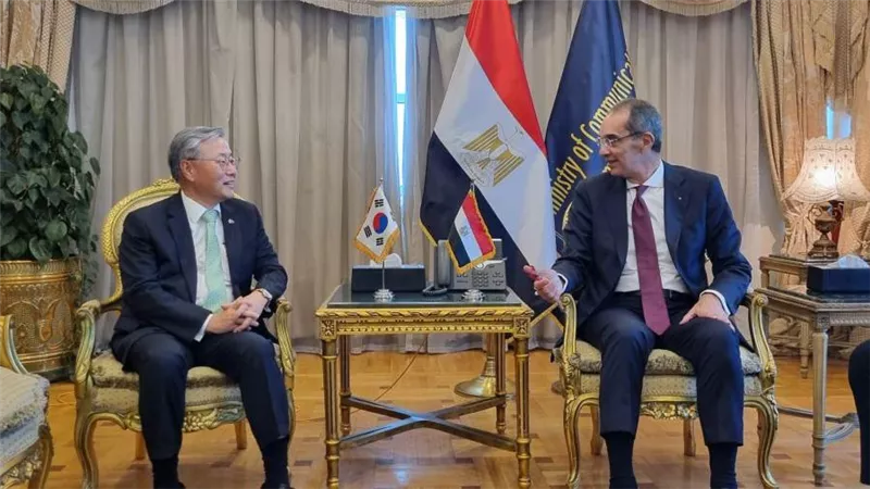 سفير كوريا يبحث سبل تعزيز التعاون مع مصر في مجال تكنولوجيا المعلومات