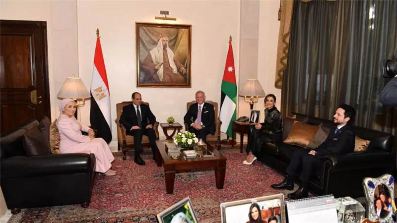 متحدث الرئاسة ينشر صور استقبال العاهل الأردني والملكة رانيا للرئيس السيسي والسيدة قرينته