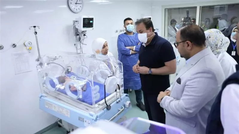 وزير الصحة يتفقد مستشفى محلة مرحوم التخصصي ويشيد بمستوى وجودة المستشفى