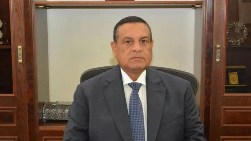 وزير التنمية المحلية يتلقي تقريرا عن جهود المحافظات في عدد من الملفات خلال إجازة عيد الفطر المبارك
