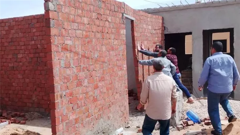 حملات لإزالة مخالفات بناء وإشغالات بعدة مناطق في بدر