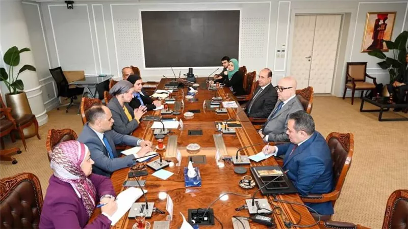 وزيرا الإسكان والبيئة يناقشان مقترحات إدارة وتشغيل مشروع تطوير موقع التجلي الأعظم