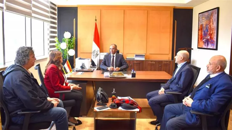 وزير الإسكان يتابع جهود تحسين مستوى خدمات مياه الشرب والصرف الصحي باستخدام أحدث التكنولوجيات المتطورة