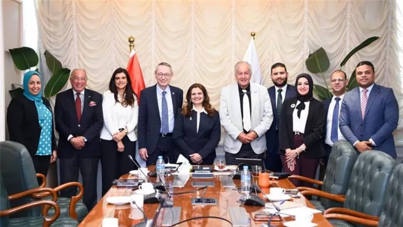 وزيرة الهجرة تستقبل رئيس وأعضاء جمعية رجال أعمال الإسكندرية لبحث التعاون في ملف التدريب من أجل التوظيف