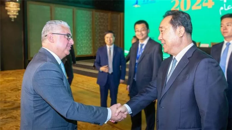 باستثمارات 800 مليون دولار.. اقتصادية قناة السويس تشارك بمؤتمر التعاون بين مصر والصين (صور)