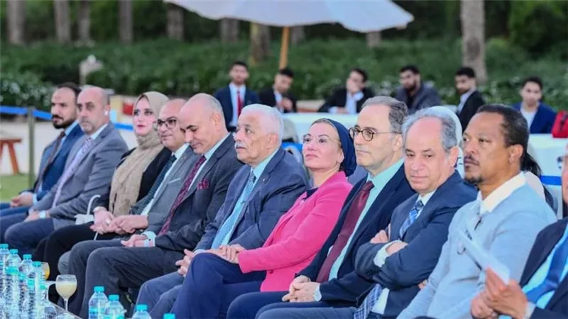 وزيرة البيئة تؤكد دور الشباب في ريادة الأعمال البيئية لمواجهة التحديات البيئية بحلول مبتكرة 